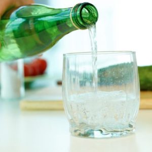 Tutta la verità sull’acqua gassata: fa bene o male? Tutta la verità sull’acqua gassata: fa bene o male?